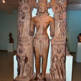 В музее представлена коллекция древних и средневековых индийских скульптур. - Индия 2012. Часть1. Дели.