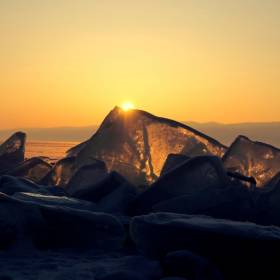 Байкал… Загадочный кристалл… - Море - солнца...мороза...и льда...
